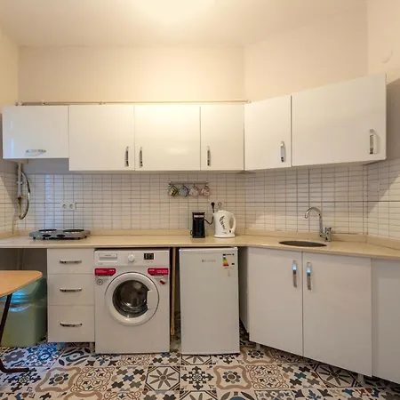 In The Center Of Taksim And Galataport 2 Bedrooms And 1 Living In * Istambul