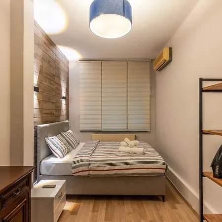 In The Center Of Taksim And Galataport 2 Bedrooms And 1 Living In * Istambul