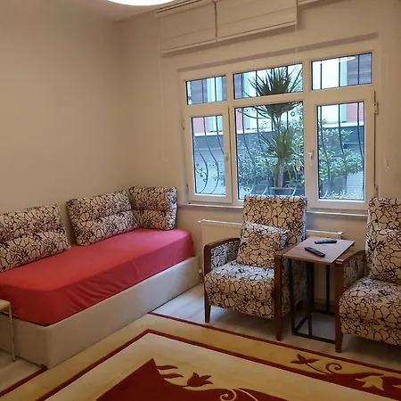 In The Center Of Taksim And Galataport 2 Bedrooms And 1 Living In Apartamento Istambul